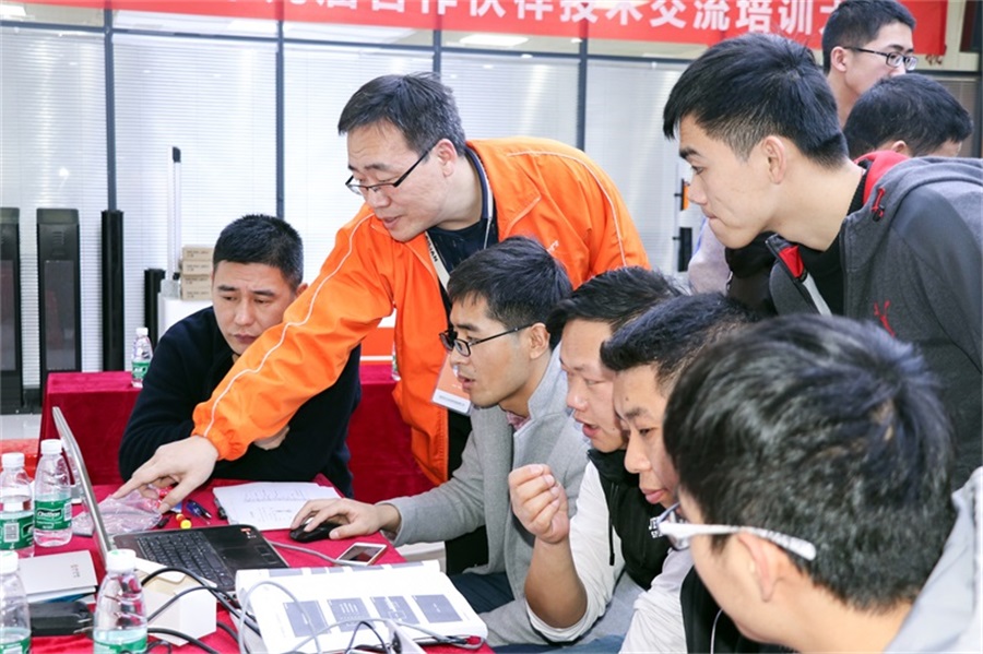 艾礼安与您共同见证2019年美好时刻